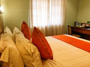 Coron Soleil Express Hotel