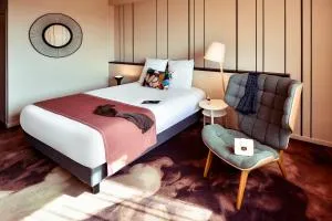 里昂热纳欧洲博览中心美居酒店 - 德希内斯·尚皮埃