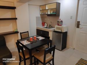 Tagaytay Staycation by Naya and Darla w Free Swimming Pool, WiFi & Netflix