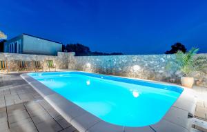 Camp Mateo with Pool