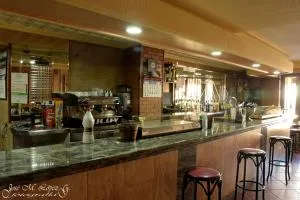 Hostal Restaurante El Final - 米兰达德尔卡斯塔尼亚尔