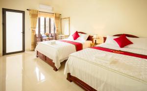 Phòng 4 người Nhìn ra cảnh Núi non (Quadruple Room with Mountain View)