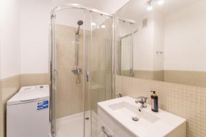 Kolorowe Balkony - Stylowy Apartament nad Morzem by Noclegi Renters