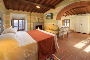 Suite with Hot Tub