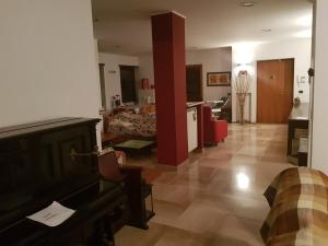 HOUSE EUR 2