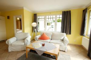 One-Bedroom Apartment with Balcony - 21RB12 room in Villa Laetitia by Rujana