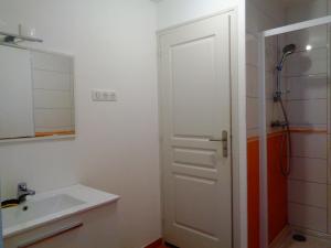 Appartements Residence du Fou : Appartement avec Terrasse (4 Personnes) - Sans Vue sur Mer