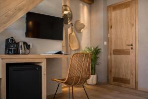 J&G Suites