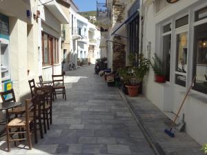 Korthi central appartment by the seaside. Andros Greece