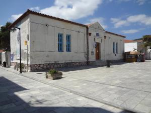 Korthi central appartment by the seaside. Andros Greece