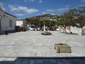 Korthi central appartment by the seaside. Andros Greece