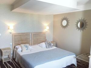 Hotels The Originals Boutique, Hotel La Villa Marine, Le Treport : photos des chambres