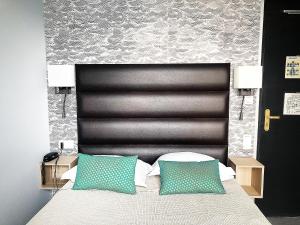 Hotels The Originals Boutique, Hotel La Villa Marine, Le Treport : photos des chambres