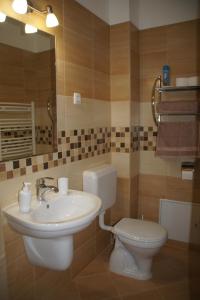 Quadruple Room with Shower room in Pacsirta Apartman