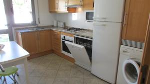 Pomba Branca (4-6 per.) Piscina, 500m Praia