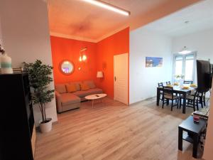 Appartements BEAU T3 NEUF PROCHE VIEUX-PORT A LA PLACE CORDERIE : photos des chambres