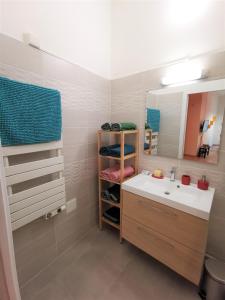 Appartements BEAU T3 NEUF PROCHE VIEUX-PORT A LA PLACE CORDERIE : photos des chambres