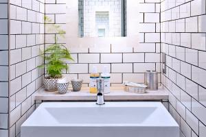 Three-Bedroom Suite room in No.5 Maddox Street