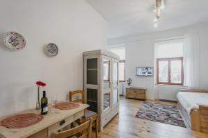 Apartmán 3, Suvorovova 158