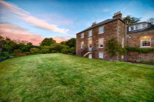Glamis House