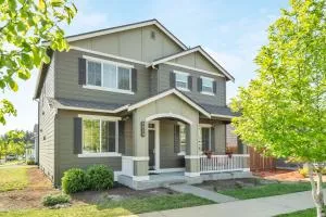 Terra House Tacoma - EV Power Station, Crib, Stroller, High Chair - Milton