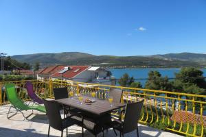 Apartment Nely - sea, terrace and peace