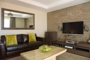 Appt 401-3-Bed-Heaven Beach-Paseo-All year heated pool-Free Bikes