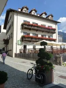 嘉斯托艾尔伯格克利乌崔酒店 - 韦尔图尔诺