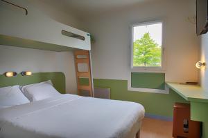 Hotels ibis budget Redon : Chambre Triple avec Lit Double et Lit Superposé