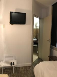 Hotels Hotel du Clocher : photos des chambres