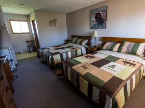 Bear Tracks Inn