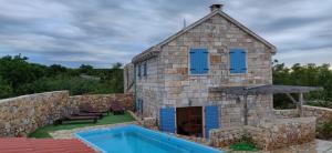 Mala Villa- private heated pool