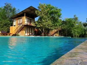 Breezy Lake - Weerawila