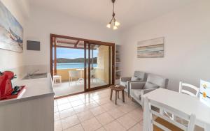 Deluxe One-Bedroom Apartment with Panoramic Sea View 