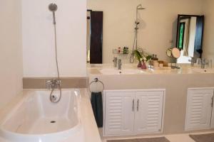 Teak Hill Pool Villa-Rosewood