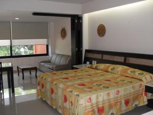 Hotel Playa Cristal image 4