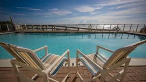 Family Friendly - Direct Oceanfront Sanibel 303