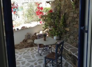 Aposperitis Rooms & Apartments Syros Greece