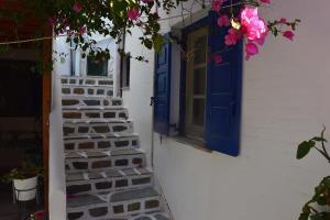 Aposperitis Rooms & Apartments Syros Greece