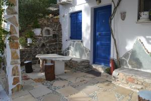 Aposperitis Rooms & Apartments Syros Greece