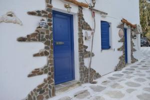 Aposperitis Rooms & Apartments Syros Greece