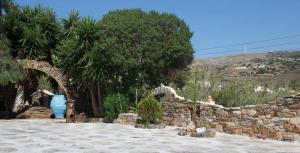 Aposperitis Rooms & Apartments Syros Greece