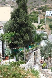Aposperitis Rooms & Apartments Syros Greece