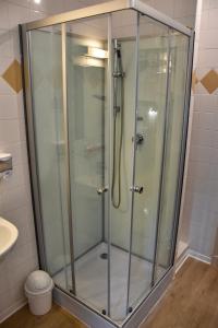 Hotels Hotel des Remparts : photos des chambres