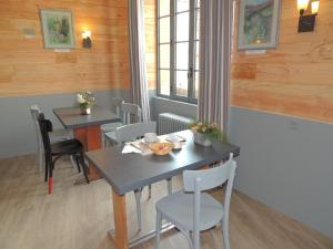 Hotels Logis- Hotel & Restaurant Le Montligeon : photos des chambres