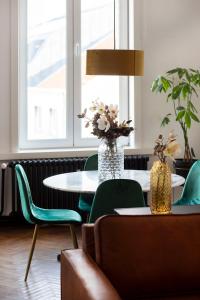 Chic City Apartment I Walk to beach