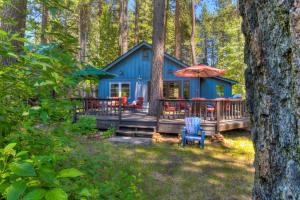 Two-Bedroom House room in Foursome Cabin Cabin