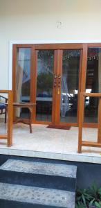 Warung Win Beach & Homestay