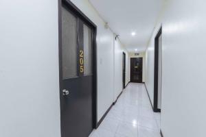 RedDoorz @ Ledesco Avenue Lapaz Iloilo