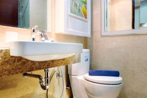 Elegant Studio Menteng Park Apartment By Travelio